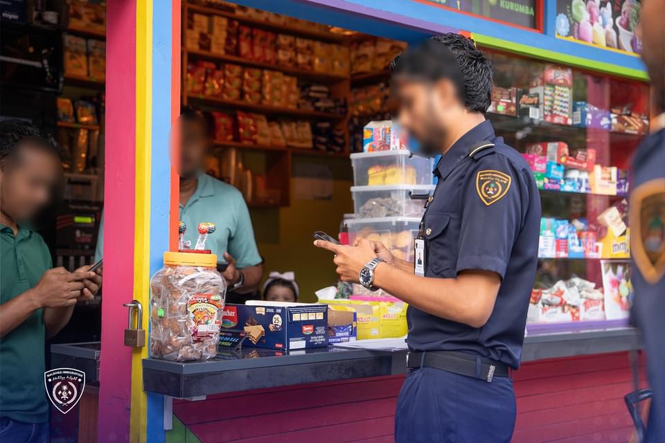 7 ތަނެއް ބަލައި ފާސްކޮށް 4 ބިދޭސީއަކު އަތުލައިގެންފި