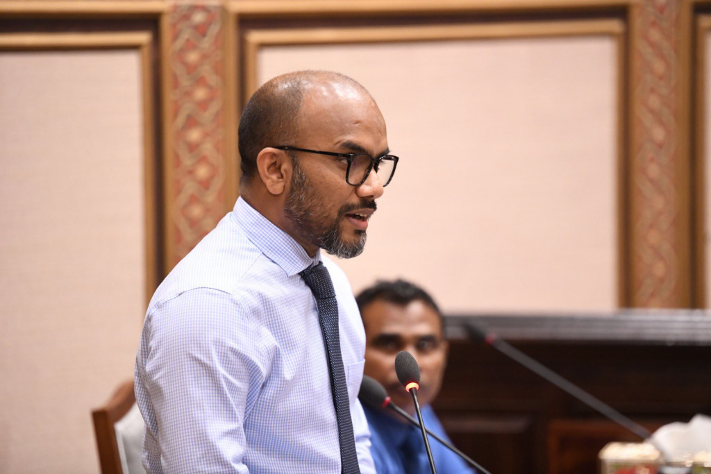 އަންނަ އަހަރަށް ލަފާކުރާ ބަޖެޓާއި، މިއަހަރުގެ ސަޕްލިމަންޓަރީ ބަޖެޓު ހުށަހަޅައިފި