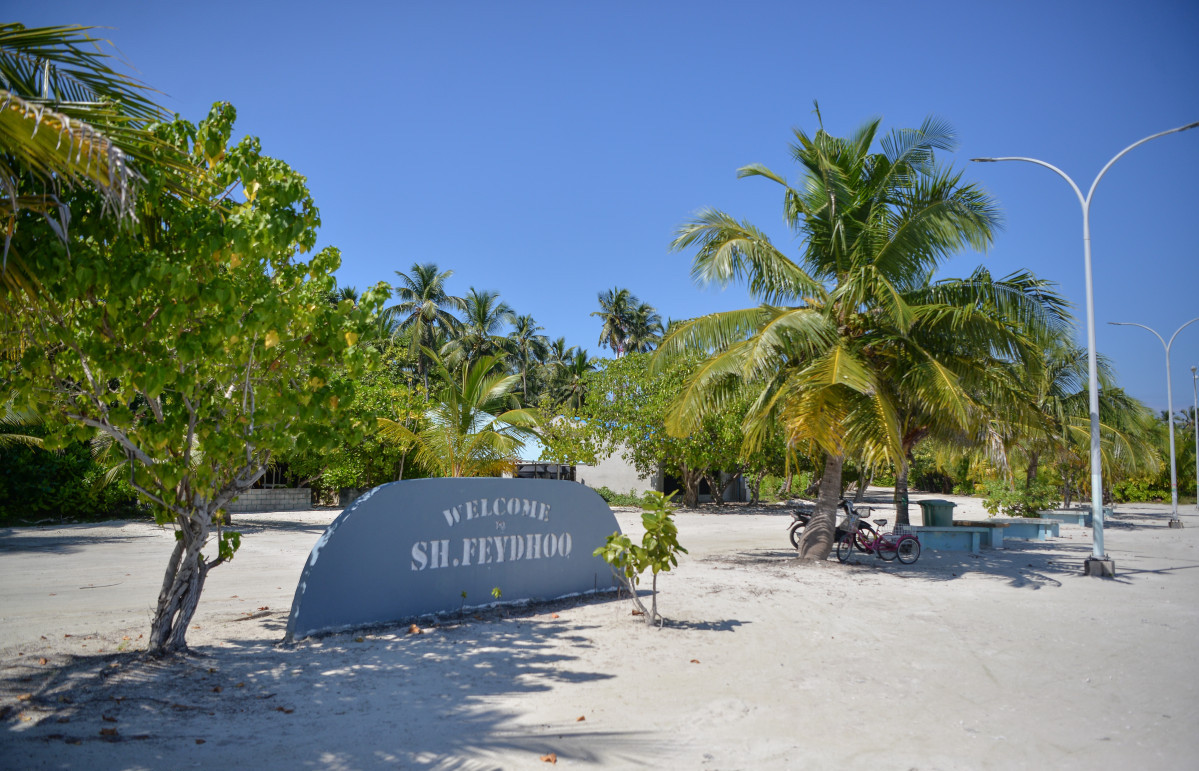 ށ. ފޭދޫގައި އަނބިމީހާގެ ބަނޑަށް ވަޅިހެރި މީހާގެ މައްޗަށް ދަޢުވާކޮށްފި