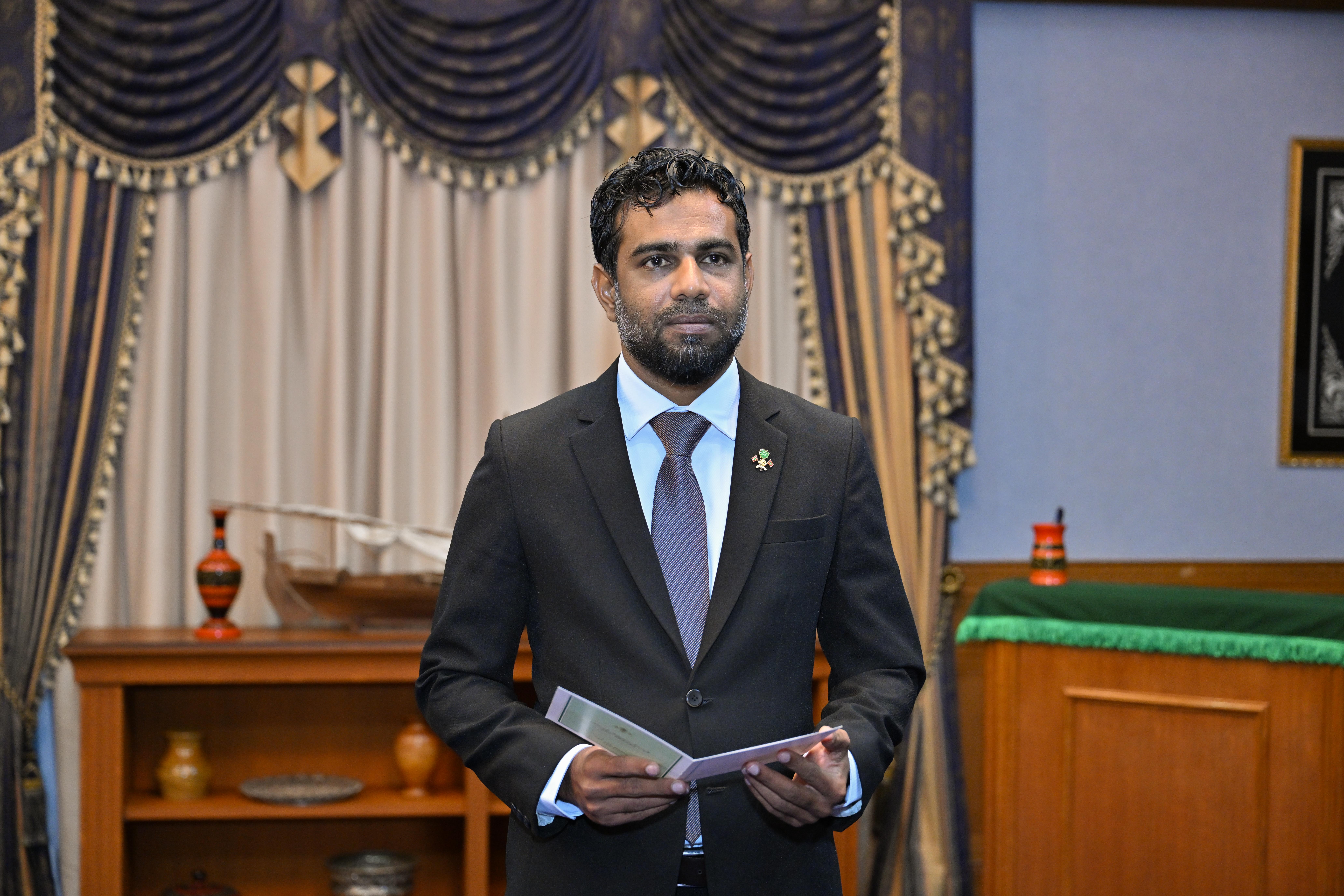 ޖުޑީޝަލް ސަރވިސް ކޮމިޝަނުގެ މެންބަރުކަމުގެ މަޤާމަށް ޙުސްނީ މުބާރިކް ޢައްޔަންކޮށްފި