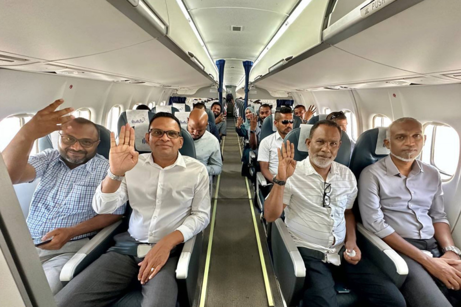 ރިޔާސީ އިންތިޚާބުގެ ކެމްޕޭނަށް މުޢިއްޒު ބޮޑުތިލަދުންމައްޗަށް