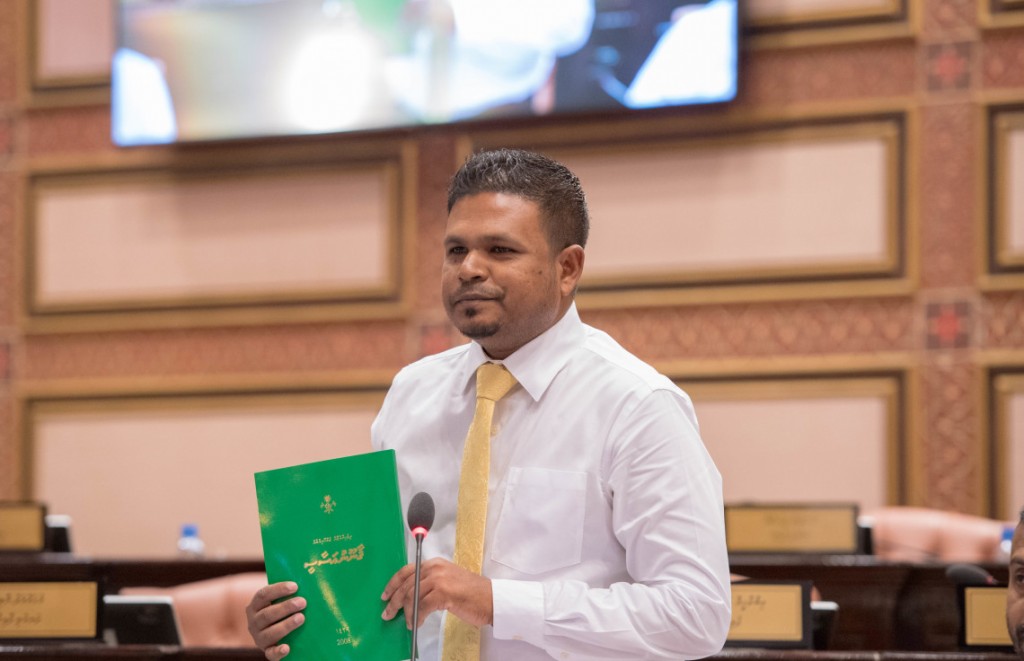 ބްރޯޑްކޮމްއާއި މީޑިއާ ކައުންސިލް އެއްކޮށްލުމުގެ ބިލު ފޮނުވަން ބުނިތާ އަހަރެއް؛ އަދިވެސް ނުލިބޭ!