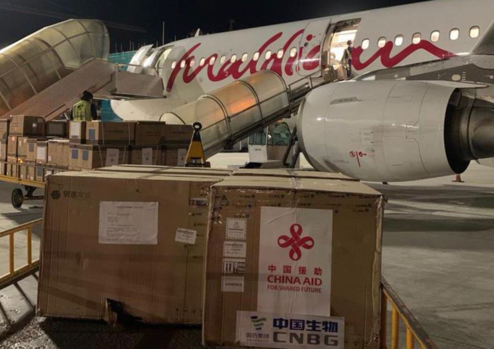 ޗައިނާއިން ހަދިޔާކުރި ސިނޯފާމް ވެކްސިންގެ ދެވަނަ ޝިޕްމަންޓް ރާއްޖެ ގެނެސްފި