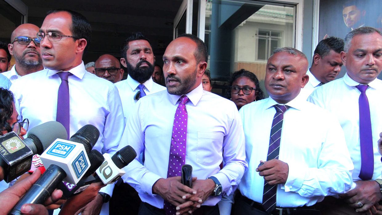 ސަރުކާރަށް މަޖިލިސް ދީފިނަމަ ރައްޔިތުން ގިނަ ތަކުލީފުތަކާ ކުރިމަތިލާންޖެހޭނެ: ޖަމީލް