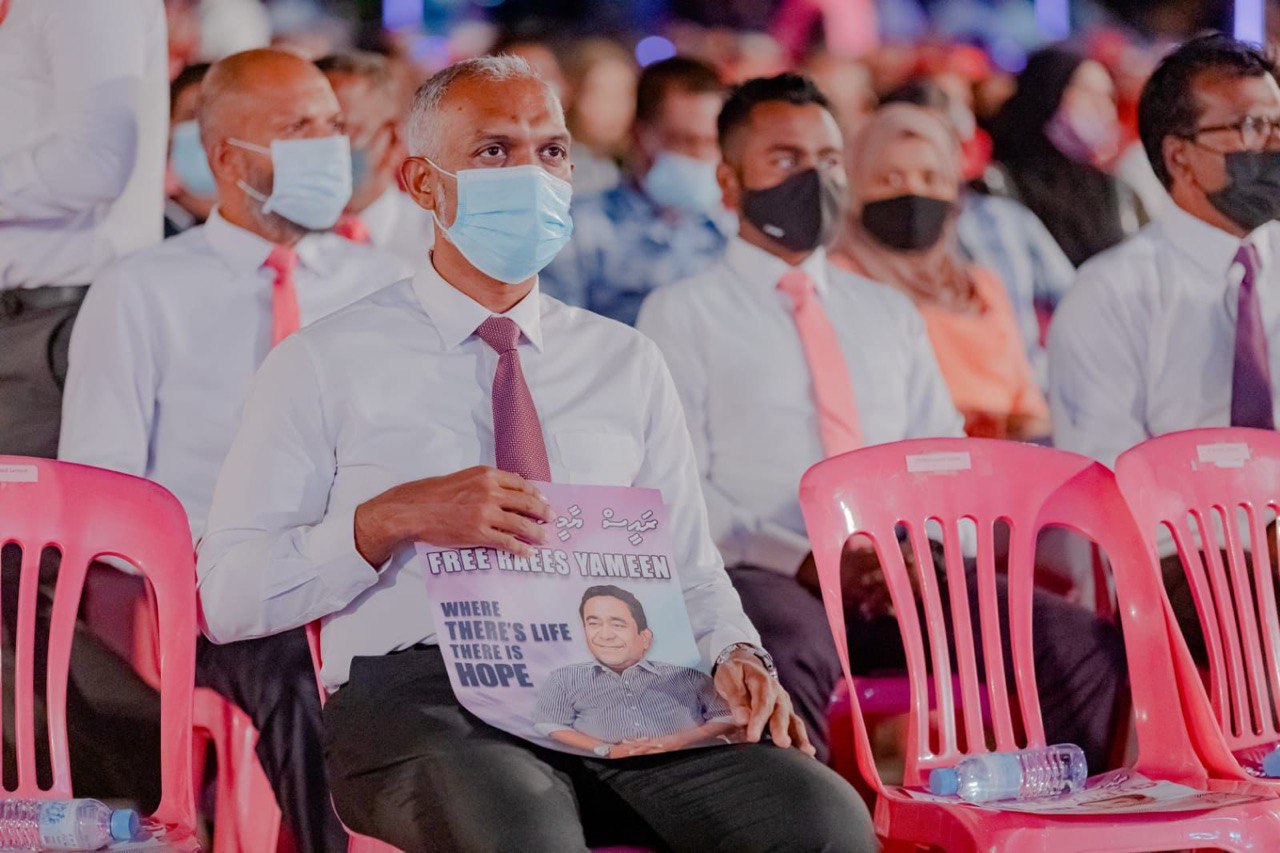 ރާއްޖޭގެ ދާޚިލީ ކަންކަމުގެ ތެރެއަށް އެހެން ބަޔަކަށް ބާރު ހިންގިގެން ނުވާނެ: މުޢިއްޒު