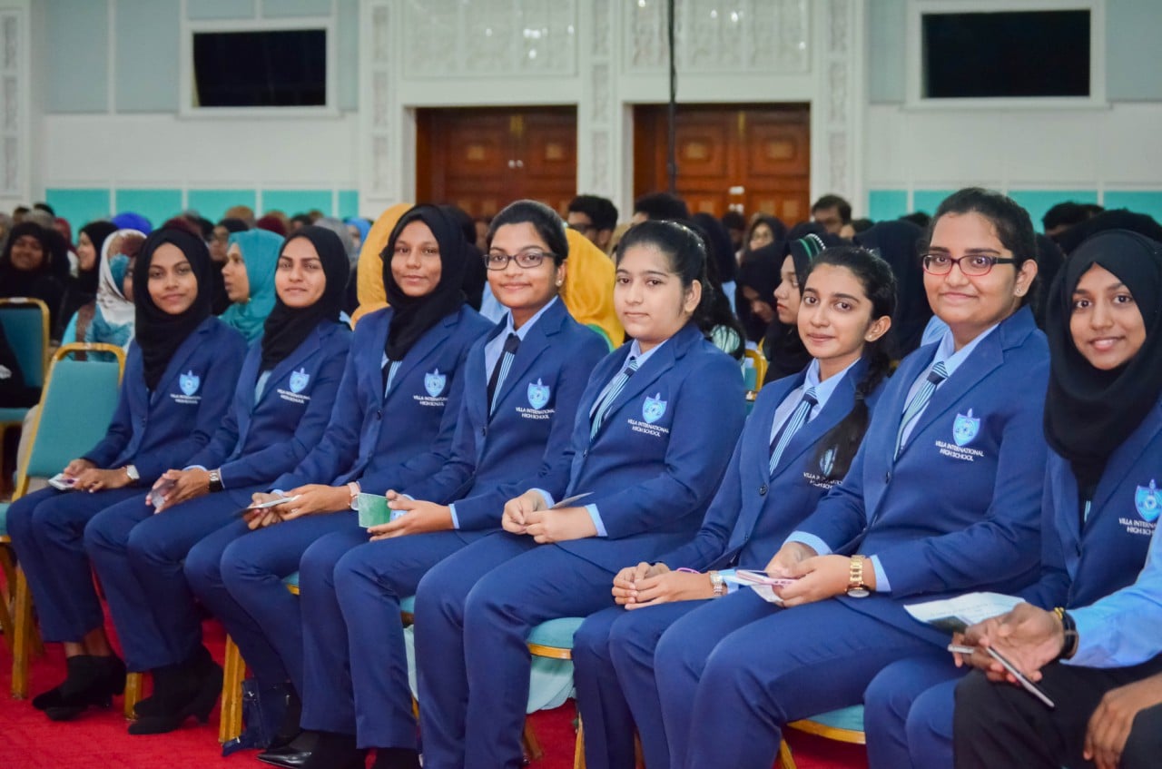 މި ދަނޑިވަޅުގައި ޔުނީފޯމަށް އިތުރު ޚަރަދެއް ކުރަން ޖެހުމަކީ ދެކޮޅުޖެހޭ ކަމެއްނޫން: ރައީސް ނަޝީދު