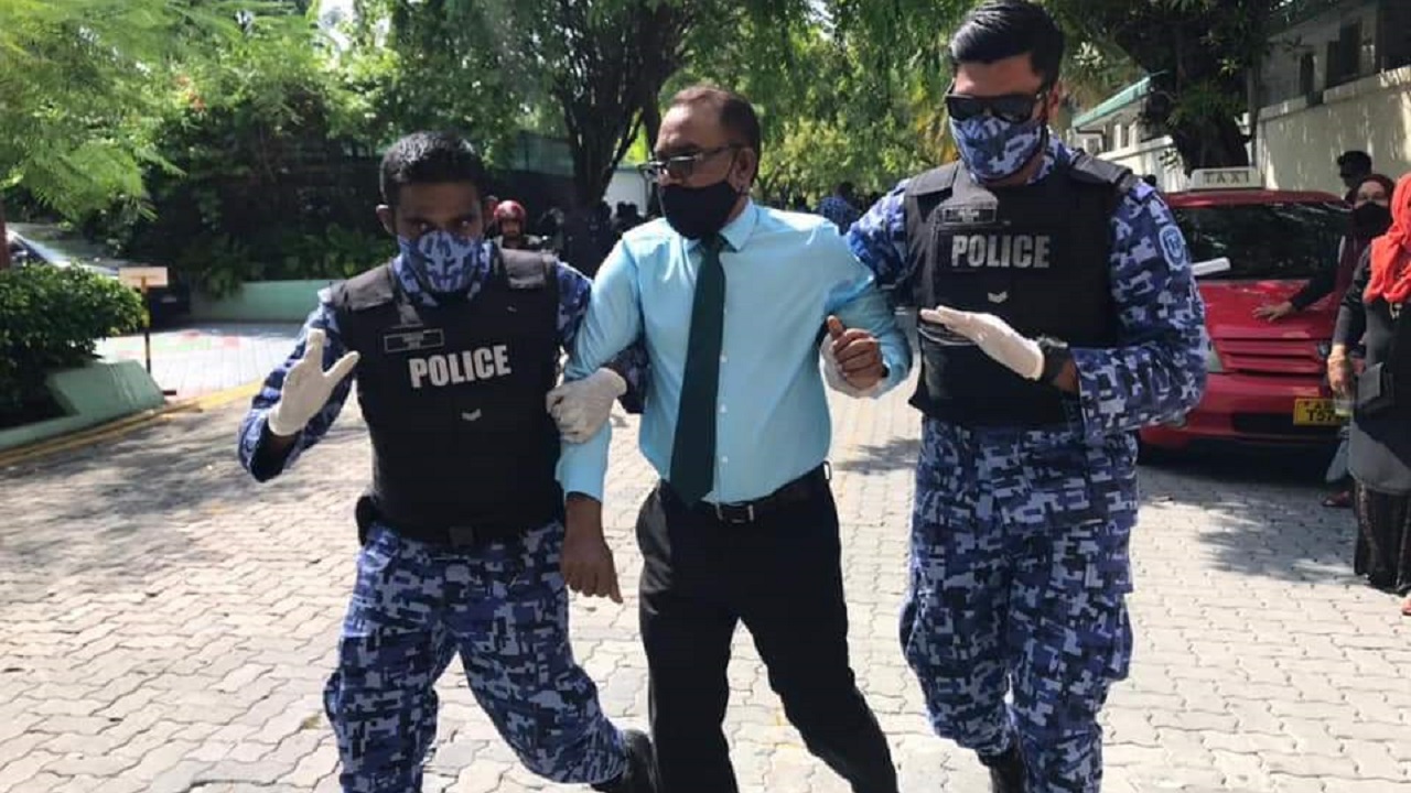 ވެކްސިން ނުޖެހުމަށް ގޮވާލި އެއްވުމުން އަދުރޭއާއި ސުޖާއު ހައްޔަރުކޮށްފި