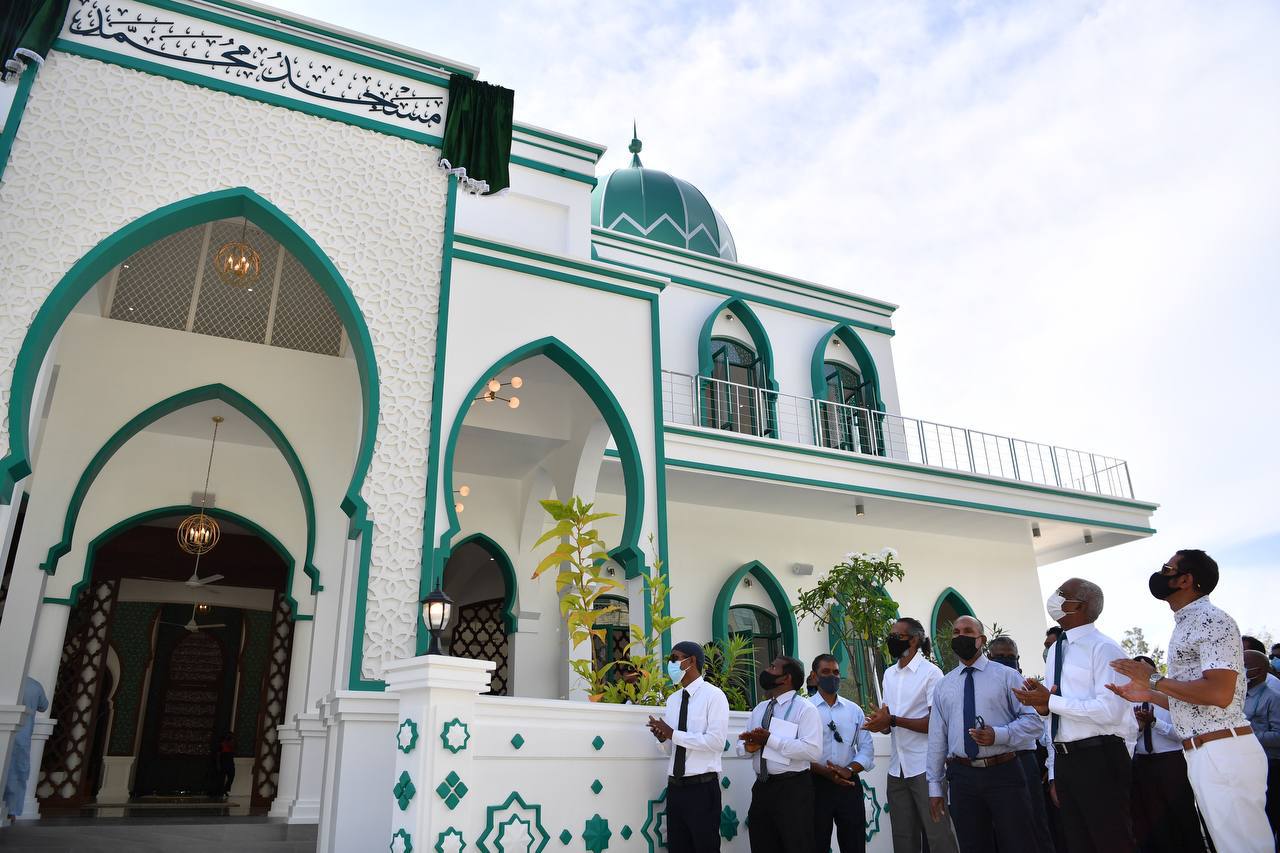 މިސްކިތެއްގެ ގޯތި ތެރެއަށް ކުޑަކަމުދިޔަ ބިދޭސީއަކު ހައްޔަރުކޮށް މުއްދަތު ޖަހައިފި