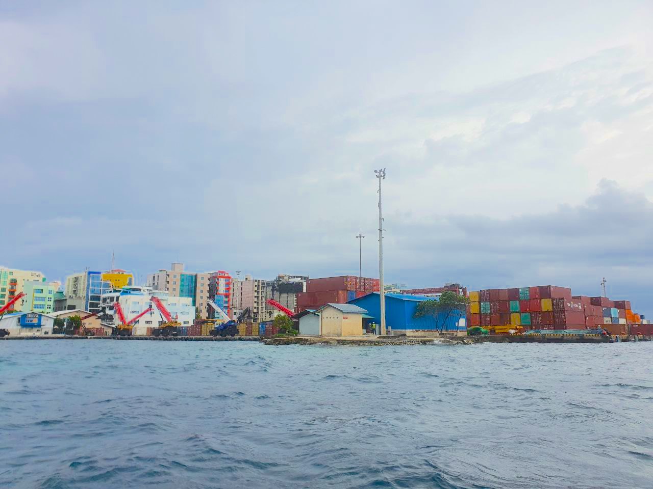 އެމްޕީއެލް ތެލުގެ ޚިޔާނާތް: 3 މީހެއްގެ މައްޗަށް ދަޢުވާކޮށްފި