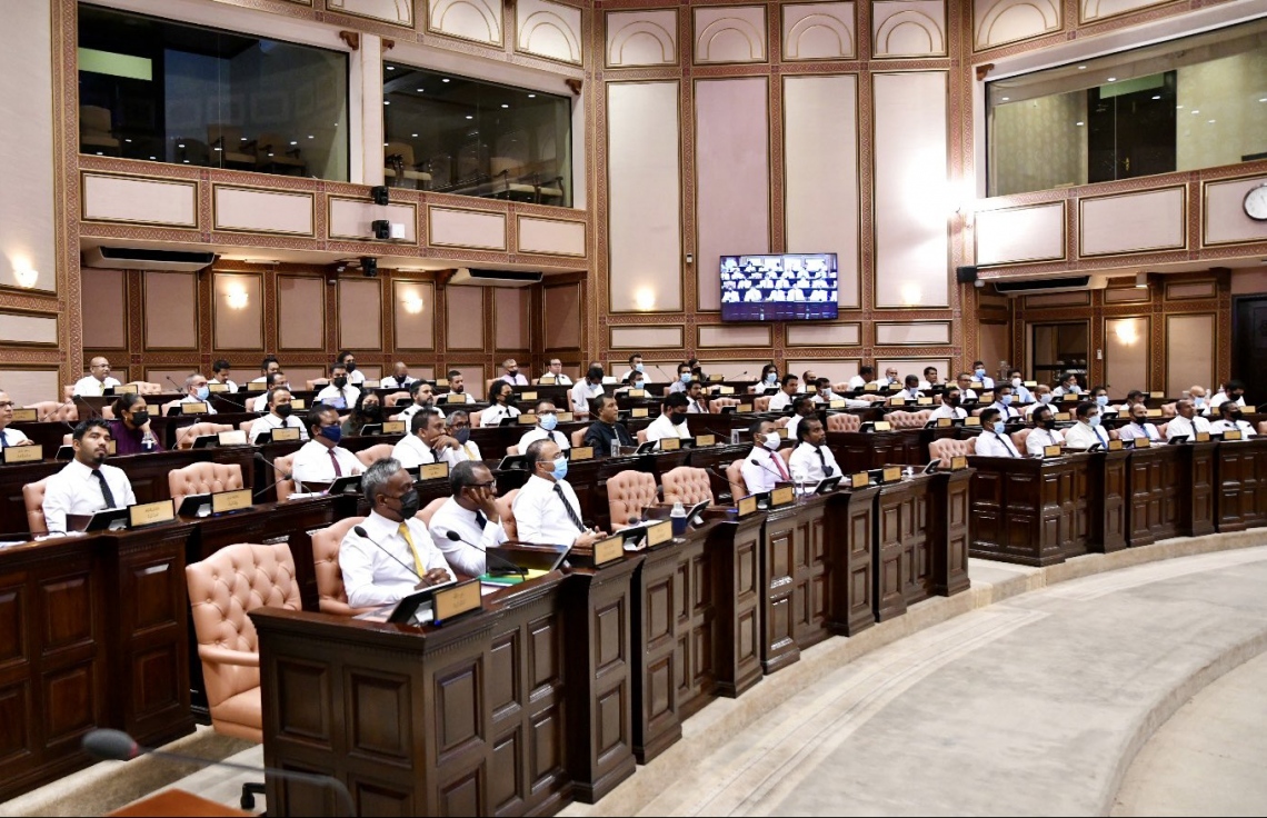 ދެތިން މެންބަރަކު ގެންދިއުމަކުން އެމްޑީޕީ ފަހަތަށް ނުޖެހޭނެ: އަނދުން ހުސައިން