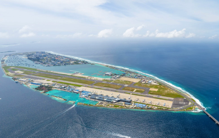 ވެލާނާ އެއާޕޯޓަށް ހިނގާފައި ދާން އުޅުނު މީހަކު ހައްޔަރުކޮށްފި