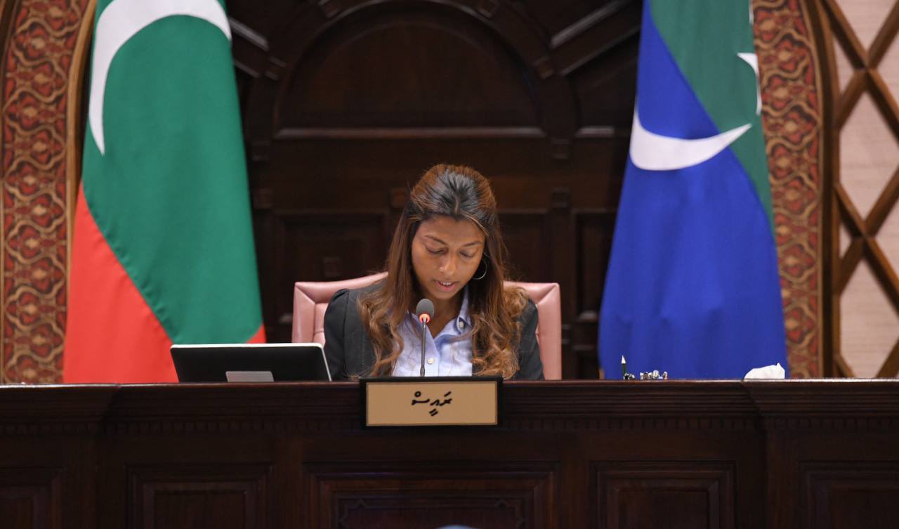 ތަޅުމުގައި ކުރާނެ މަސައްކަތެއް ނެތުމުން މަޖިލީހުގެ ޖަލްސާ ނިންމާލައިފި