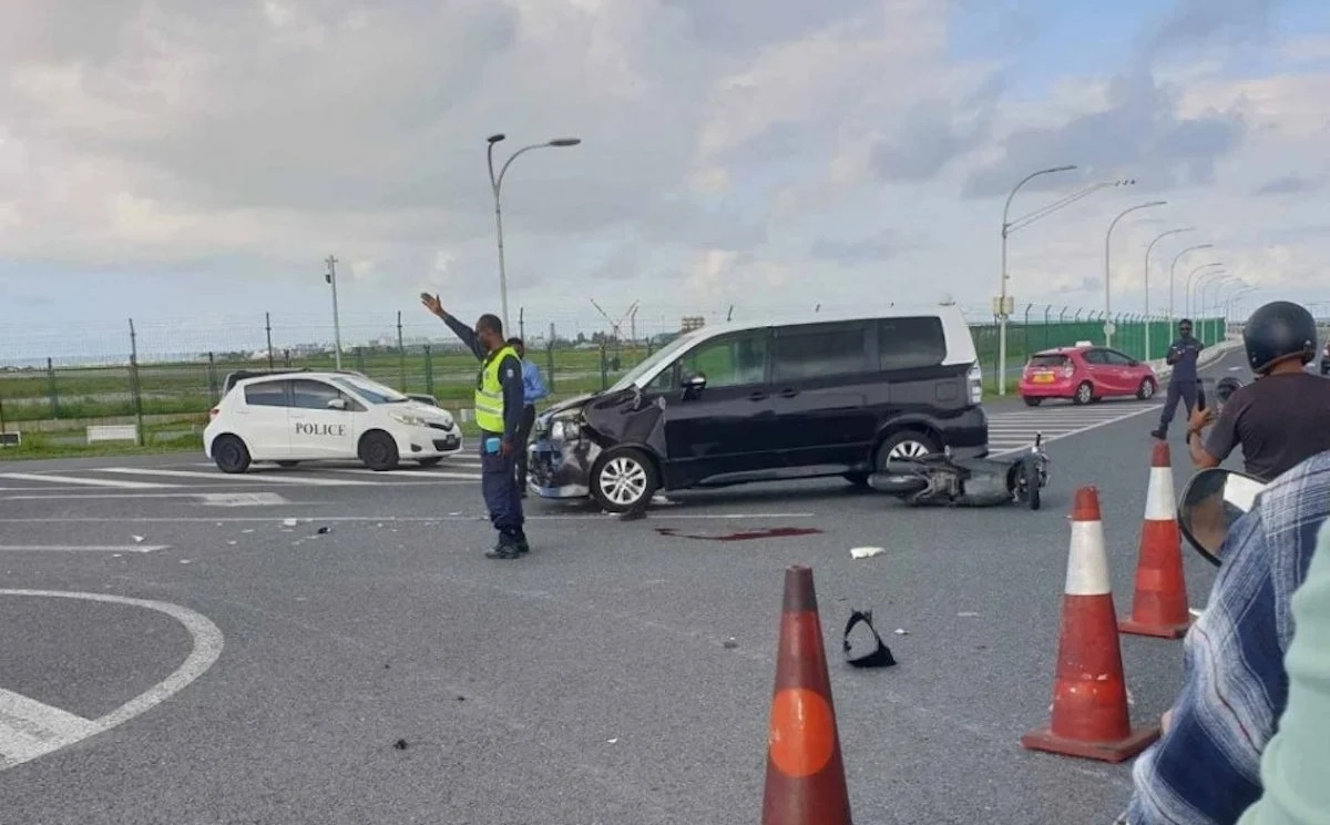 ފޭސް ދޭއްގައި އިއްޔެ ހިނގި އެކްސިޑެންޓުގައި އަނިޔާވި ޒުވާނާގެ ހާލު ސީރިއަސް