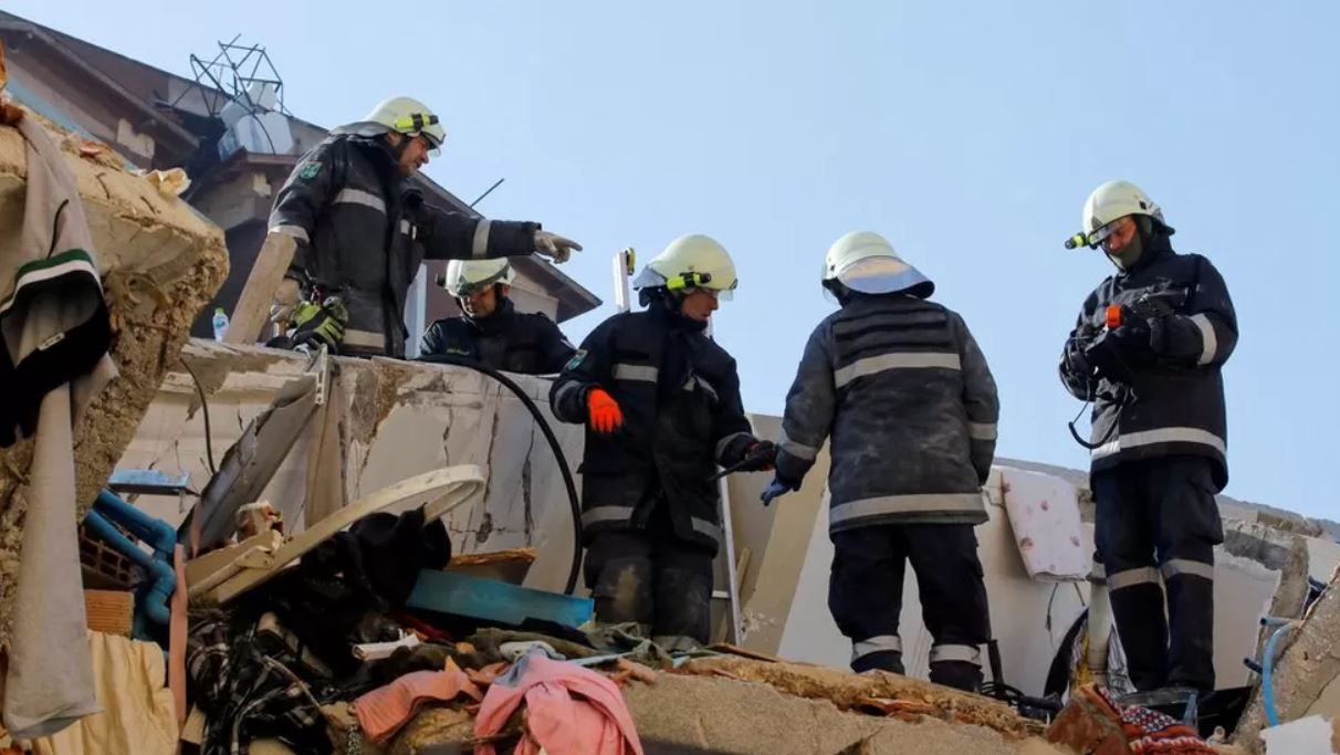 ތުރުކީ-ސީރިއާއަށް އައި ބިންހެލުން: މަރުވި މީހުންގެ އަދަދު 28،000 މައްޗަށް