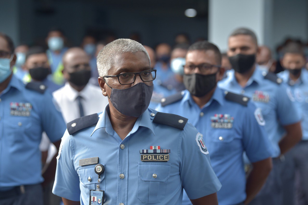 އުސޫލާ ޚިލާފަށް ރަށްރަށައް ދަތުރުކުރާނަމަ ފިޔަވަޅު އަޅާނަން: ފުލުހުން