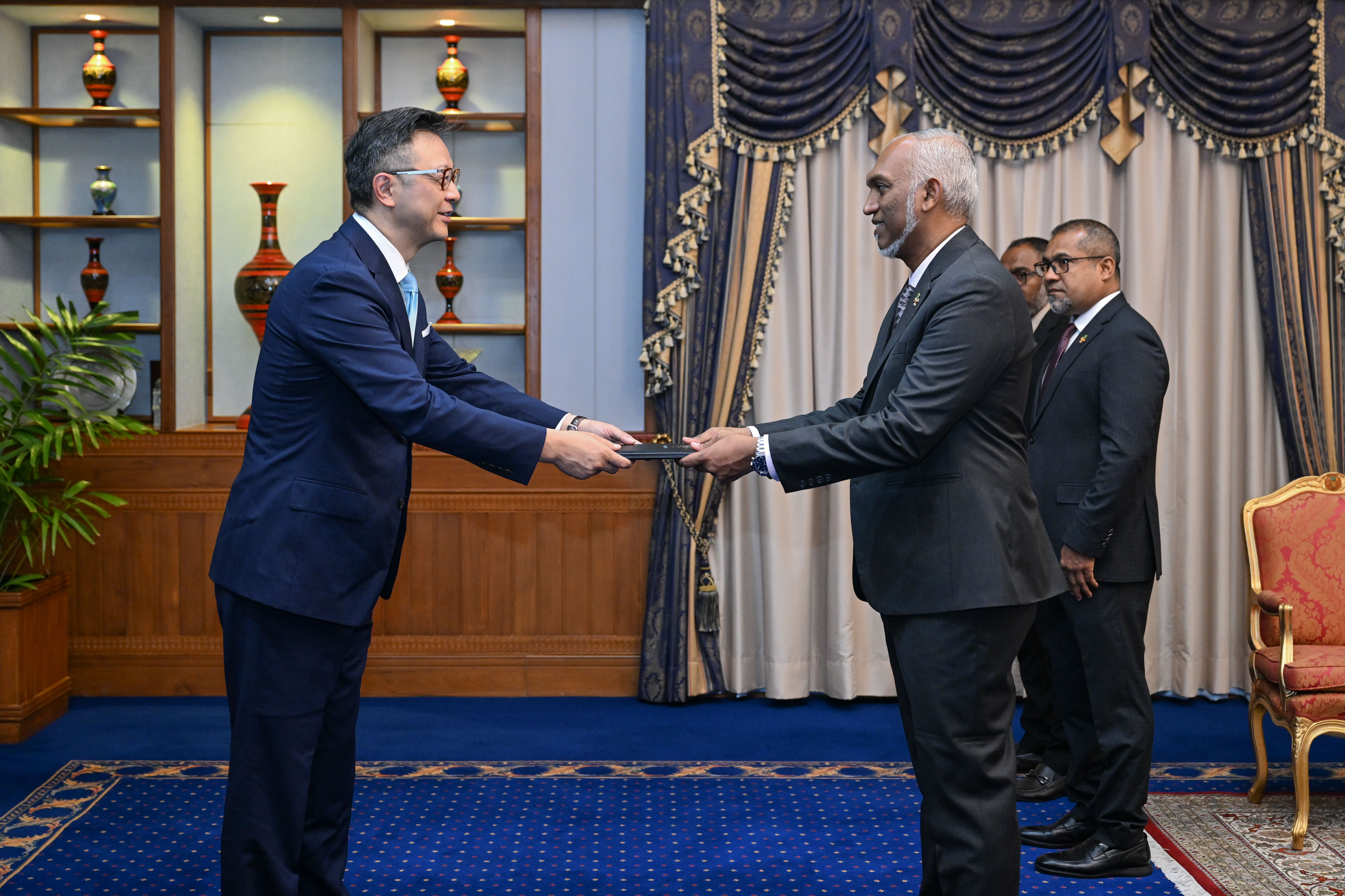 ދުންފަތުން ރައްކާތެރިވުމަށް އަޅާފައިވާ ފިޔަވަޅުތައް ދެމެހެއްޓުމަށް އދގެ އެހީތެރިކަން ބޭނުން: ރައީސް