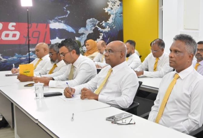 ތަރައްގީގެ އެއްވެސްކަމެއް ނުހިނގާ؛ ރިސޯޓުތައް ފަޅުވެއްޖެ: ޝާހިދު