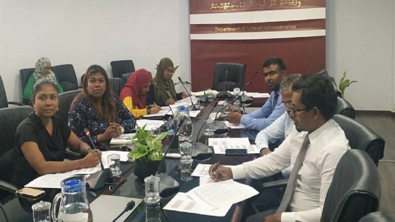 ހޯރަފުށީ ކޯޓުގެ އިސް މެޖިސްޓްރޭޓްގެ ސުލޫކީ މައްސަލައެއް ބަލަނީ