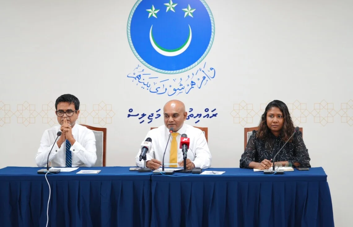 އިންތިހާބު ފަސްކުރާ ބިލަށް އަމަލު ނުކުރާނަމަ އީސީގެ އިތުބާރު ނެތްކަމުގެ ވޯޓު ނަގަން ތައްޔާރު: އެމްޑީޕީ