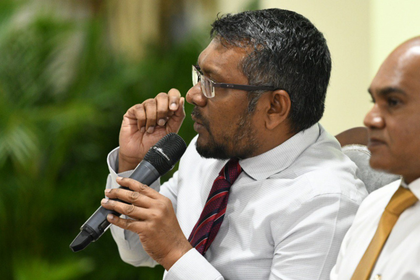 ރައީސް ނަޝީދާއި ފައްޔާޒުގެ ހޫނު ޒުވާބަކަށްފަހު އިތުބާރުނެތްކަމުގެ ވޯޓަކާއި ދިމާއަށް