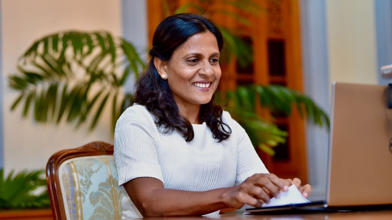 ނަފްސާނީ ދުޅަހެޔޮކަން ކަށަވަރުކުރުމަށް ވަގުތާއި ހިޔާލާއި އިޚުލާސްތެރިކަމަށް އިންވެސްޓުކުރުން މުހިންމު: ފަޒްނާ