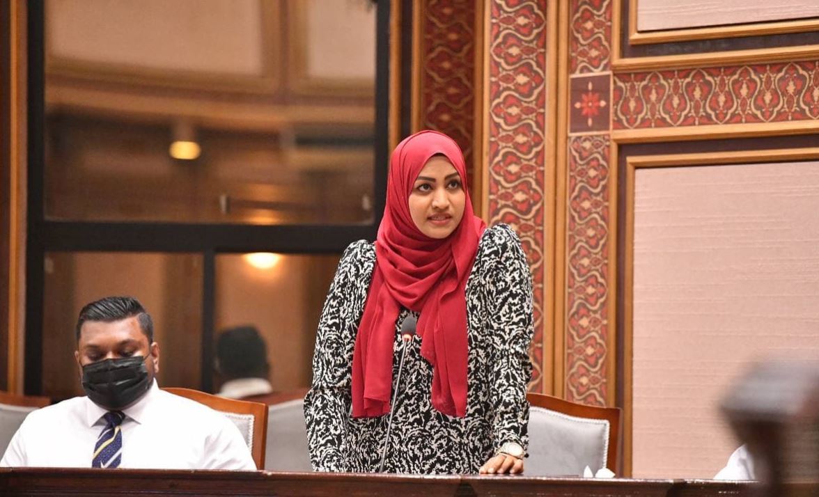 ސަރުކާރު ރޭޓަށްވުރެ ބޮޑުކޮށް ޓެކްސީ ކުރި 15 މައްސަލައެއް ފުލުހަށް