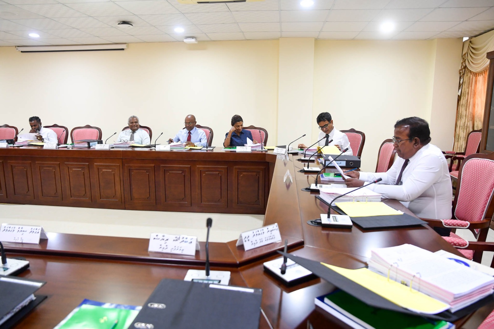 ޑްރޯންތަކުގެ ތަފްސީލާ ގުޅޭ ގޮތުން ބާއްވާ 241 ކޮމިޓީގެ ބައްދަލުވުން ސިއްރުކުރަން ނިންމައިފި