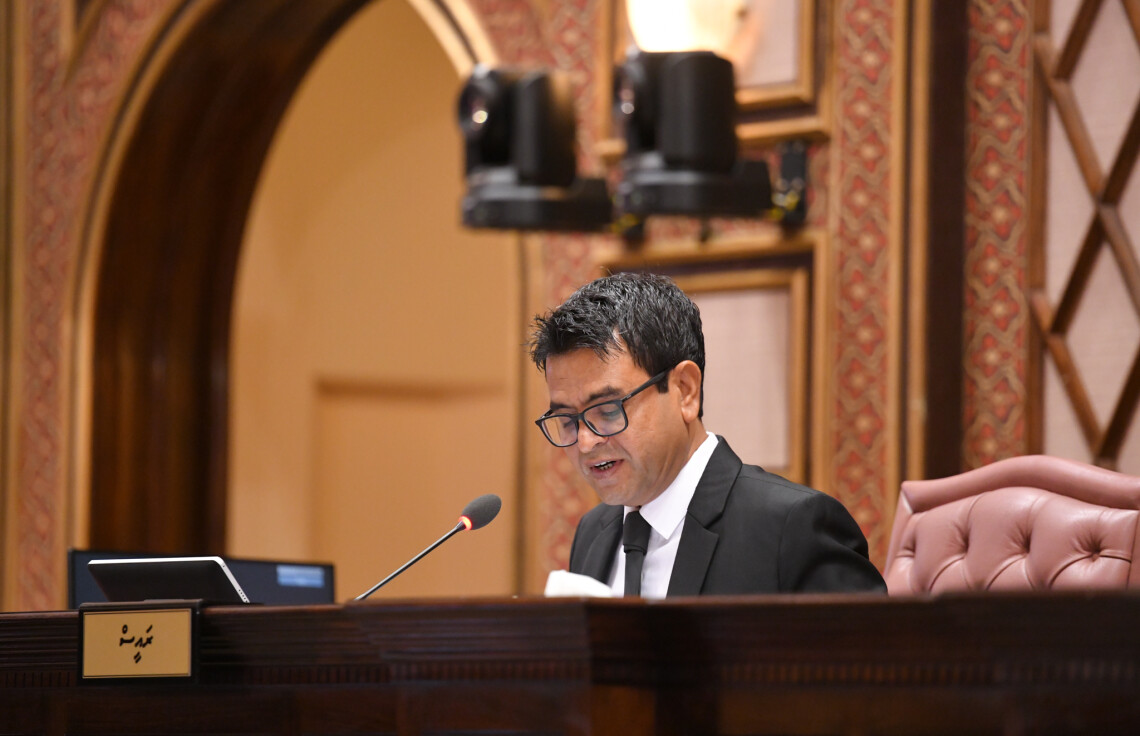 ކައުންސިލްތަކުގެ އިދާރީ މުވައްޒަފުންގެ މުސާރަ ބޮޑުކުރަން މިވަގުތަށް މަޖިލީހަށް ކުރެވޭނެ ކަމެއް ނެތް: ސަލީމް