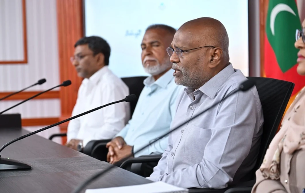 Presidential Commission at a press conference.