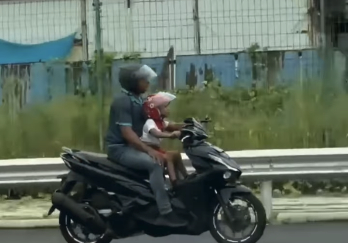 ކުޑަކުއްޖެއްގެ އަތަށް ސައިކަލު ދުއްވަން ދިން މީހާއަށް ފިޔަވަޅު އަޅަން ފޮނުވައިފި: ފުލުހުން