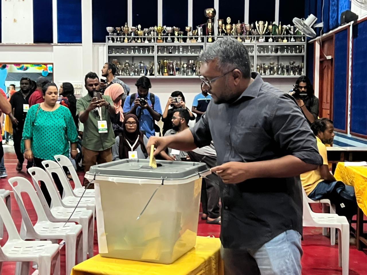 ކެންޑިޑޭޓް ފައްޔާޒް ވޯޓު ލައްވައިފި