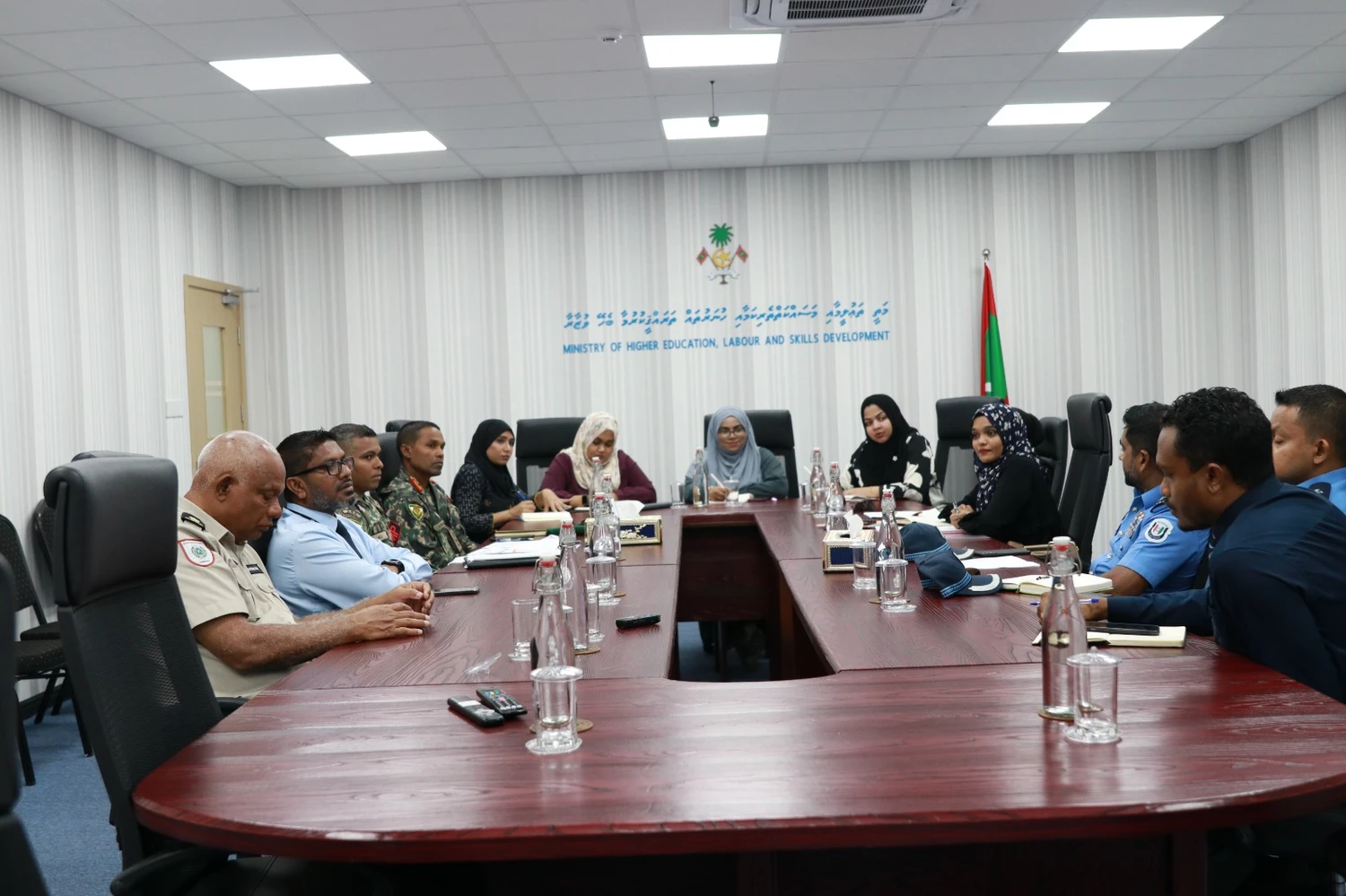 75 އަހަރު ވަންދެން ވަޒީފާގައި ދެމިހުރުމުގެ ފުރުސަތުދޭން މަސައްކަތް ފަށައިފި