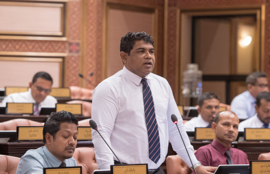 ގަރާޖު ސިޓީ އުވާލުމަށް ވޯޓް ދޭނީ ގަރާޖް ސިޓީ ނުލިބިގެން އުޅޭ މެމްބަރުން!