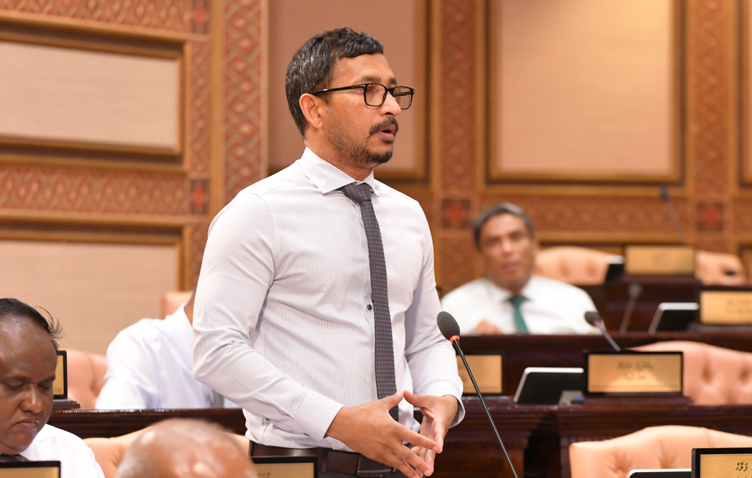 ކަރަންޓަކީ އަބަދުވެސް ކެނޑޭ އެއްޗެއް، އެއީ ކުއްލި މައްސަލައެއް ނޫން: ފަލާޙް