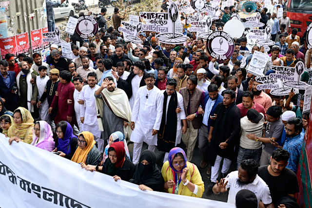 Supporters of Bangladesh's National Citizen Party hold a campaign rally ahead of next month's national elections in Dhaka, Bangladesh, Thursday, Jan. 22, 2026. (AP Photo/Mahmud Hossain Opu)