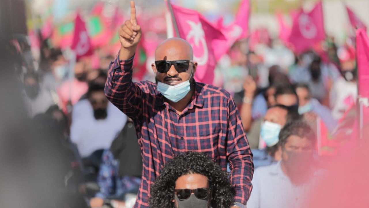 ދިވެހިން އެމްޑީޕީއާއި އެކު ޖަމްޕު ޖެހުމުން ވެއްޓުނީ އަނގަވަތަށް - ޝުޖާއު