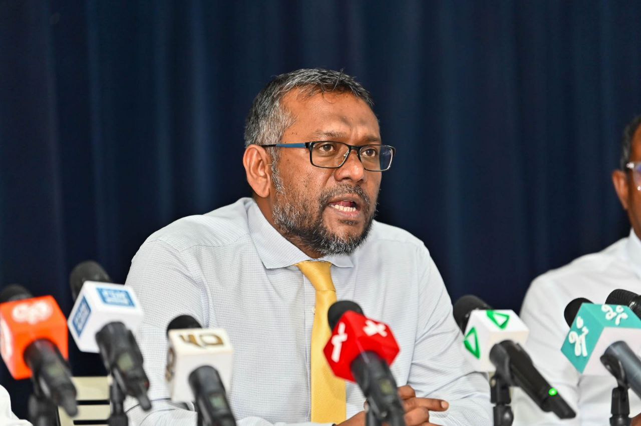 ސިޔާސީ ވާދަވެރިން އުފެދުމަށް ފުރުސަތުދޭން ބިރުގަންނާކަށް ނުޖެހޭ: ފައްޔާޒު