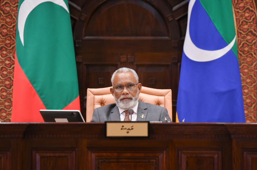 ޖަލްސާ 15 މިނެޓުން ނިންމާލަނީ މަޖިލީހުގައި ކުރާނެ މަސައްކަތެއް ނެތިގެނެއް ނޫންް: އަބުދުއްރަހީމް