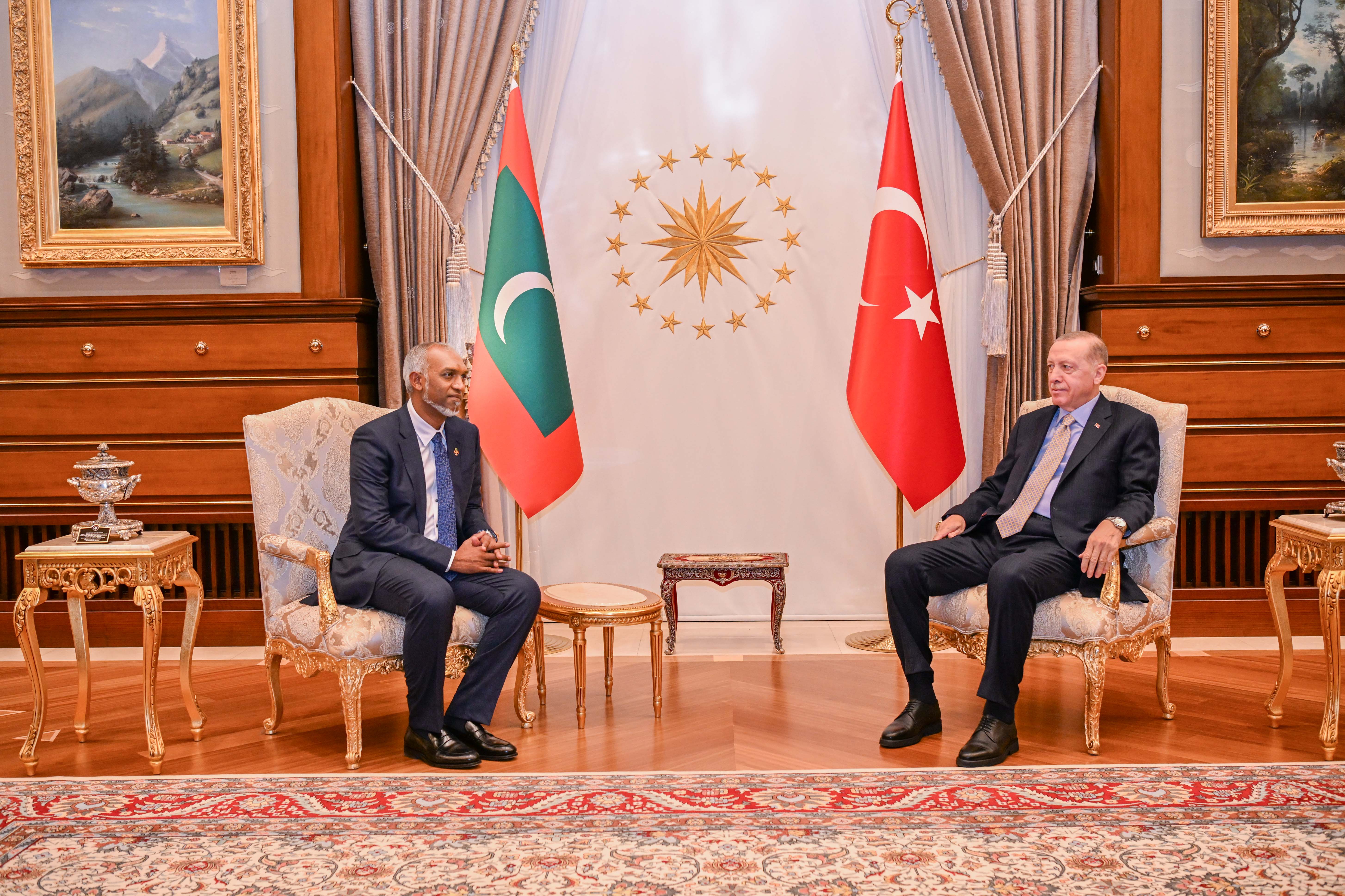 ރައީސް މުޢިއްޒުގެ ދަތުރުފުޅުގެ ސަބަބުން، ދެގައުމުގެ ގުޅުމުގެ އާބާބެއް ފެށުމަށް މަގުފަހިވެގެންދާނެ: އުރުދުޣާން