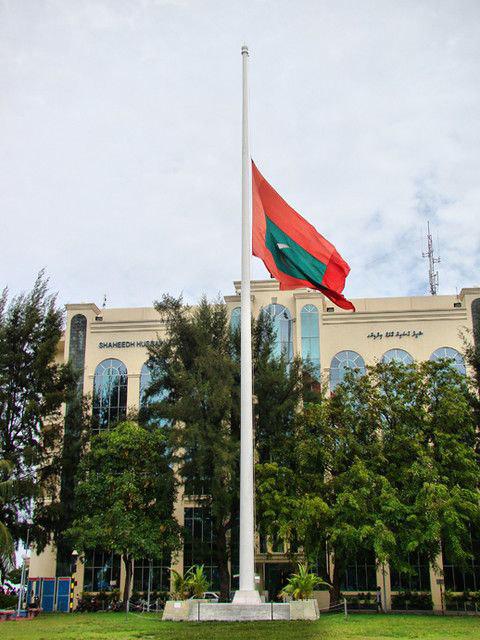 ކުވޭތުގެ އަމީރު އަވަހާރަވުން: ދިވެހި ދިދަ ބައިދަނޑިއަށް ތިރި ކުރަން ނިއްމައިފި