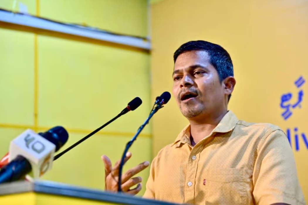 ރައީސްގެ ވިސްނުންފުޅަކީ ދޮގުހަދައި ޕްރޮޕެގެންޑާ ޖައްސައިގެން ވެރިކަމުގައި ހުންނެވުން: ޙުސައިން