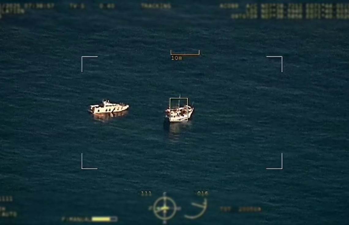 ލަންކާ ބޯޓުގައި 355 ކިލޯގެ ހެރޮއިންއާއި މެތަމްފެޓަމިން؛ ފަސް މީހަކު ހައްޔަރަށް