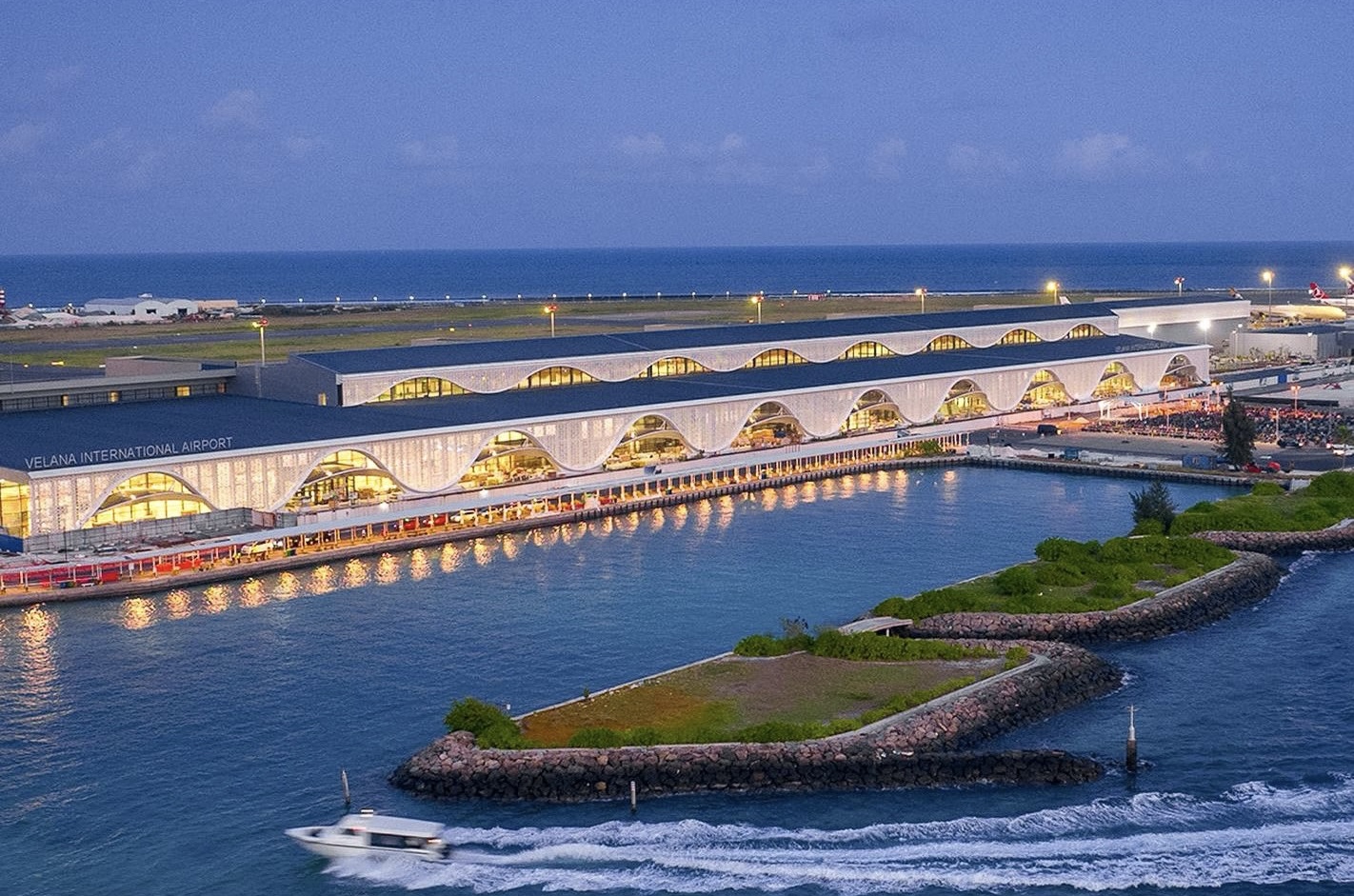 އެއަރޕޯޓުގެ މަގުތަކުގެ މަސައްކަތްތަކެއް ކުރާތީ ޓްރެފިކް ފްލޯއަށް ބަދަލުތަކެއް ގެނެސްފި