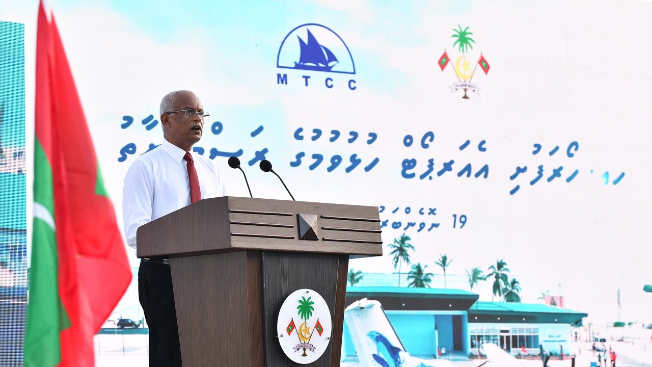 ރައީސްގެ ވަރުގަދަ ޙަމަލާއެއް އިދިކޮޅަށް؛ ތިޔަތިބީ 60 ބިލިއަނަށް ޤައުމު ދަރުވާލާފަ