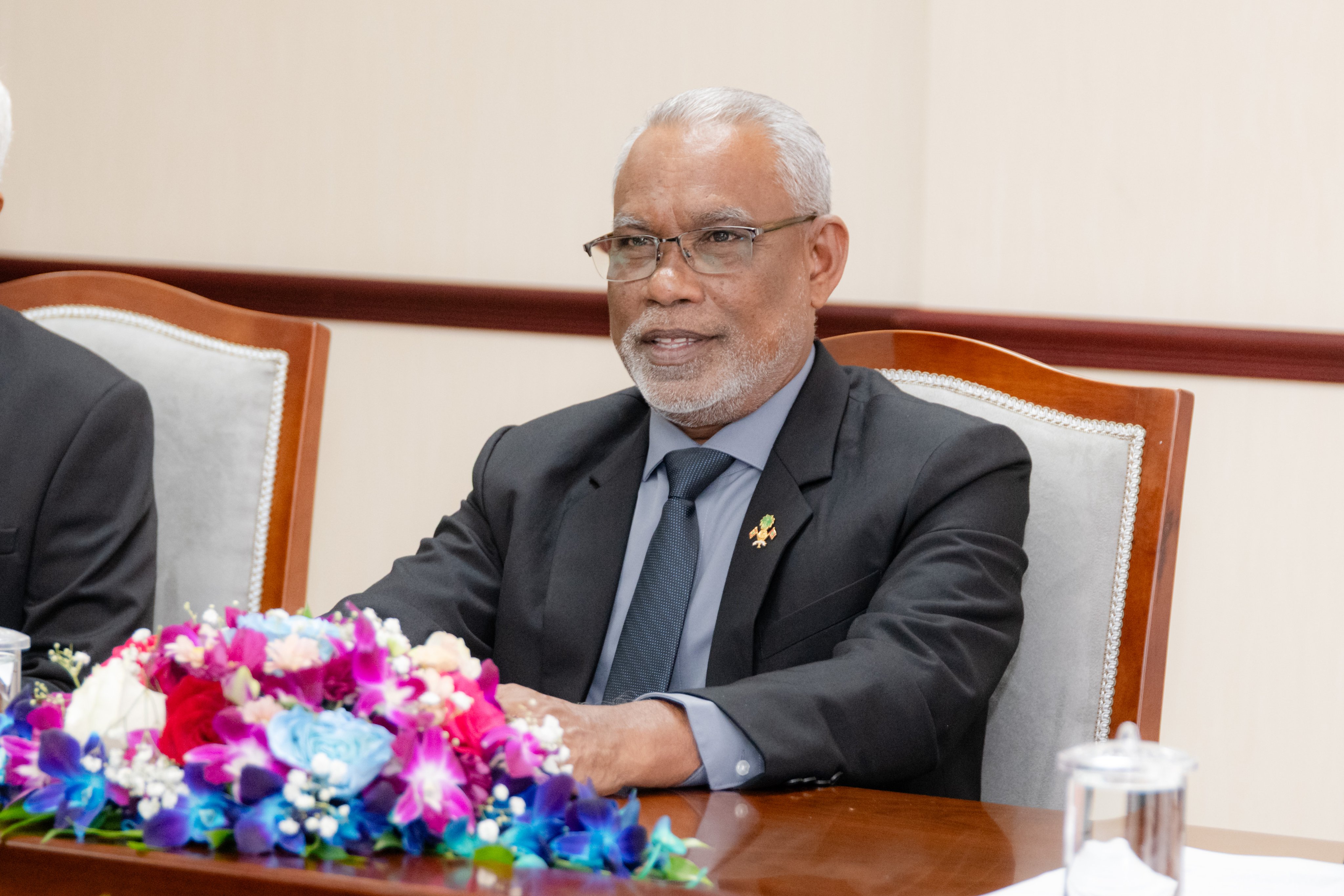 މަޖިލީހުގެ މަސައްކަތްތަކަށް ރިޔާސަތުން ހުރަސްއަޅާކަމަށް ބުނެ އެމްޑީޕީން ޤަރާރެއް ހުށައަޅައިފި