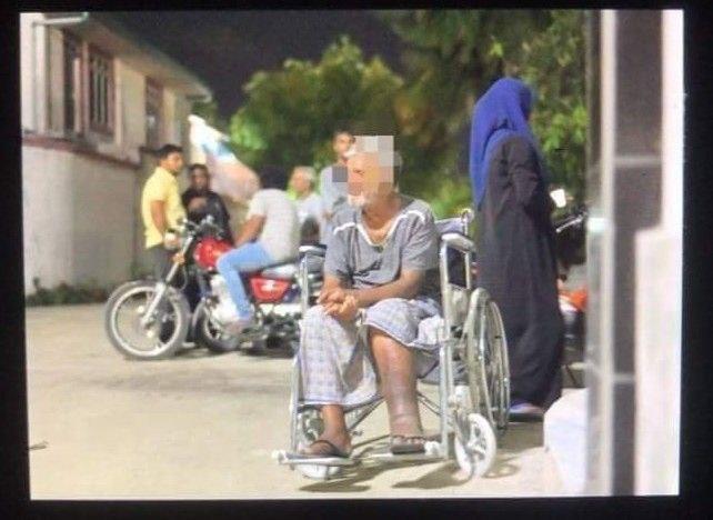 A neglected homeless senior citizen of G.A Maamendhoo. It is reported of Island council seeking help to support him.