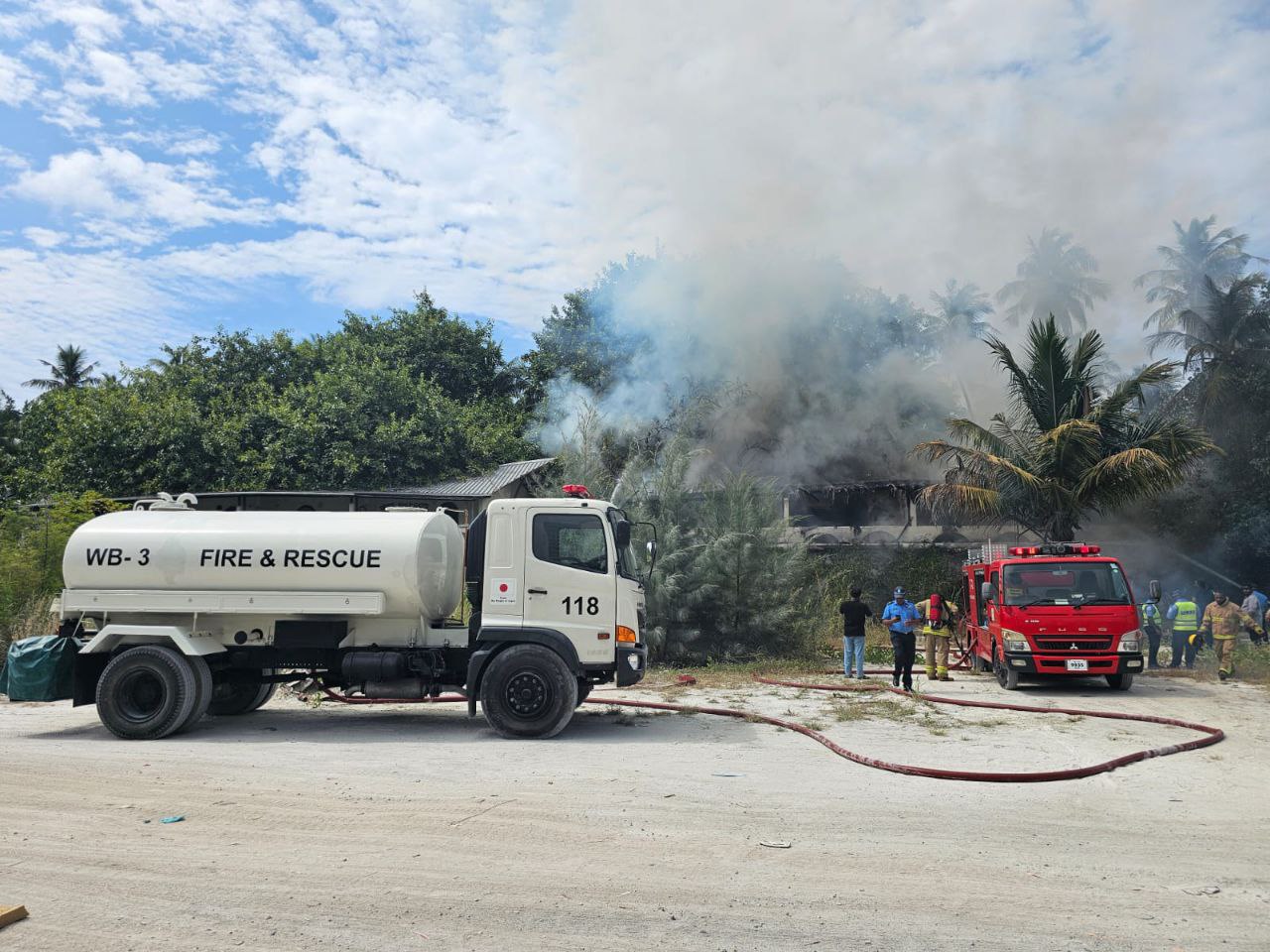 ފަރުކޮޅުފުށީ އިމާރާތެއްގައި ރޯވެ އަނދައިފި