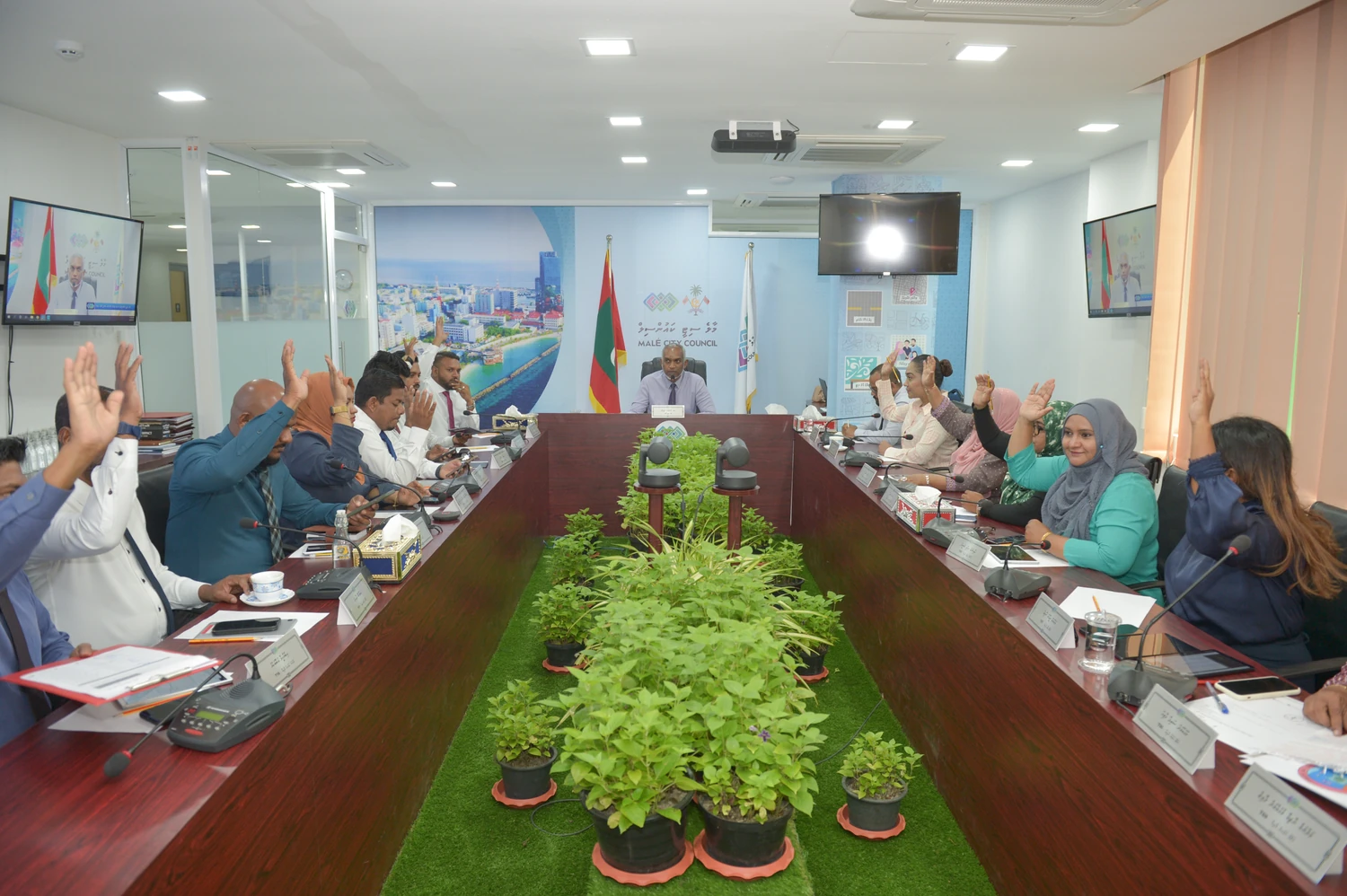 ގޯއްޗާއި ފްލެޓަށް އެދޭ ފޯމު ފުރަން ސިޓީ ކައުންސިލުންވެސް އެހީވަނީ