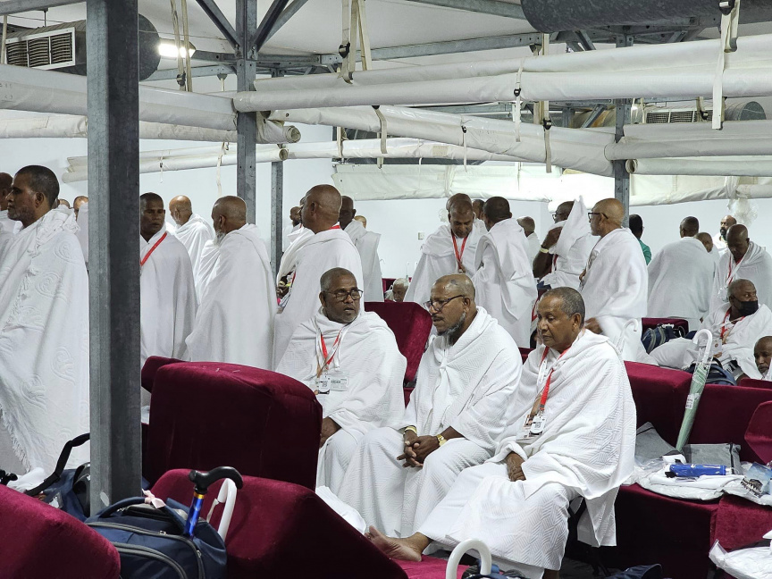 ދިވެހި ހުރިހާ ޙައްޖުވެރިން މިހާރު ތިބީ މިނާގެ ފޭލިގެތަކުގައި؛ އެންމެންގެ ހާލު ރަނގަޅު