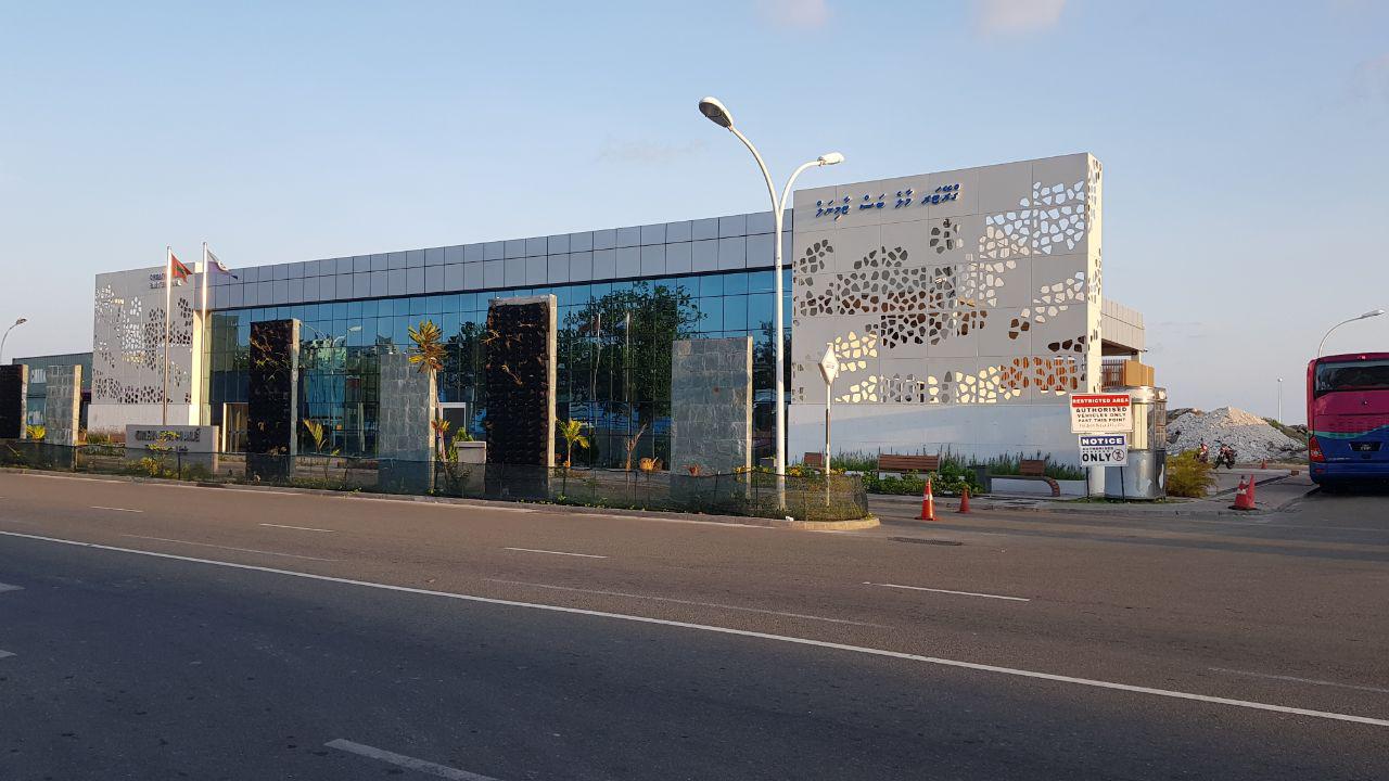 އެޗްޑީސީ ގެ ޓެކްސީ ތަކަށް ހުއްދަދޭނީ އެމްއޯޔޫ ހުށައެޅުމުން- ނަހުލާ